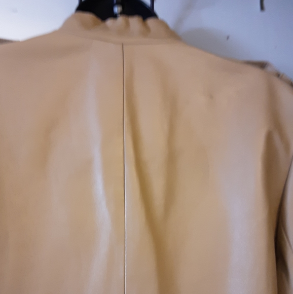 MAX Studio Special Edition Tan Leather Utility Jacket. - Picture 4 of 7